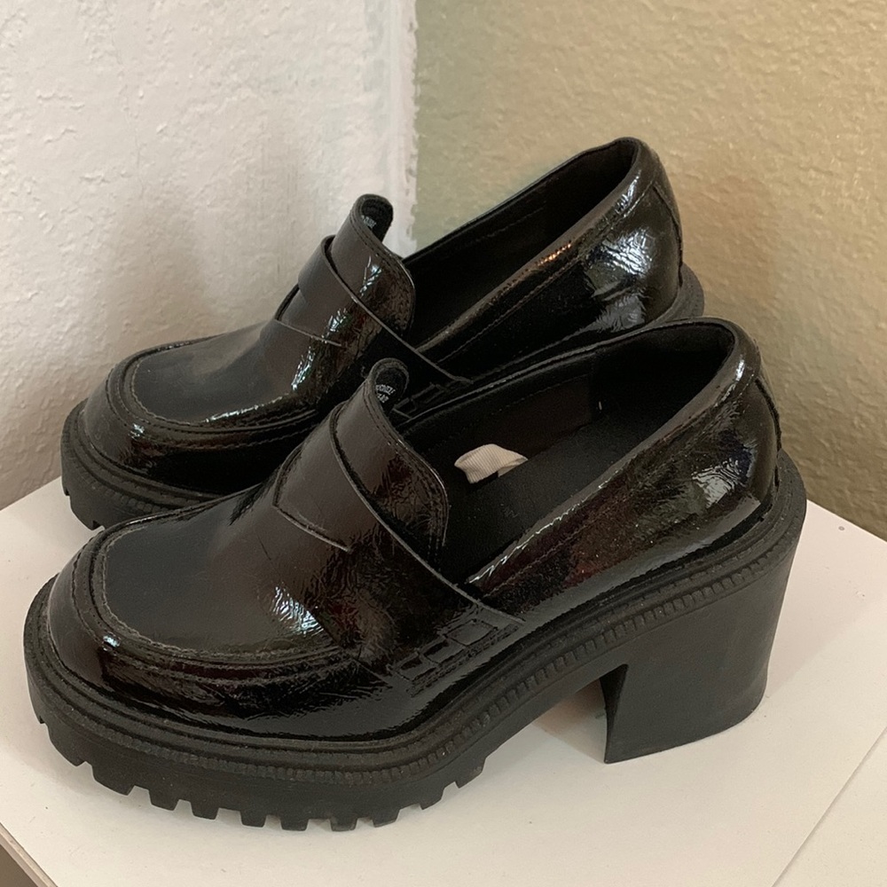 Selling brand new black platform shoes